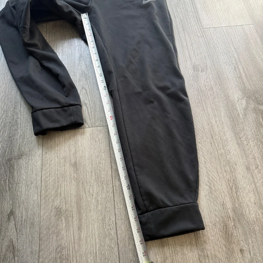 Nike Therma-Fit Mens XL Black Joggers Sweatpants Tapered Athletic Pants